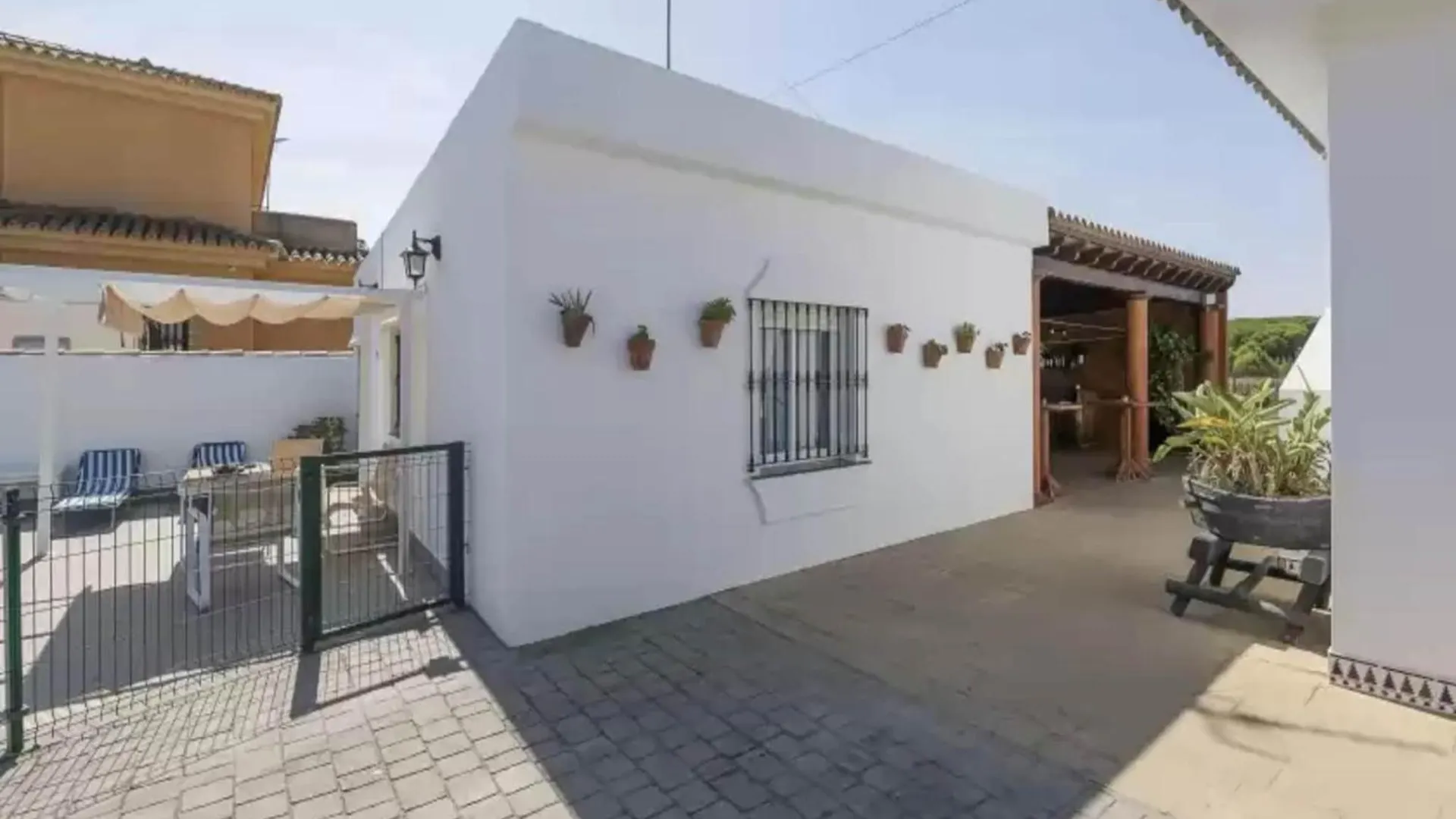 Chalet House In Chiclana De La Frontera Villa